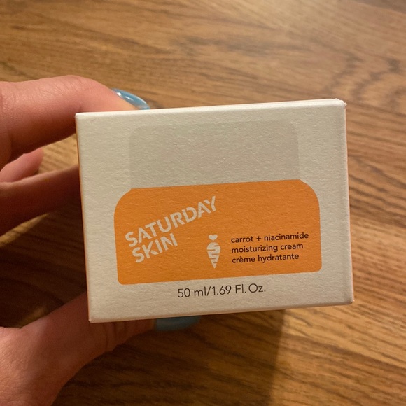 *NWT* Saturday Skin Moisturizing Cream - Picture 2 of 5